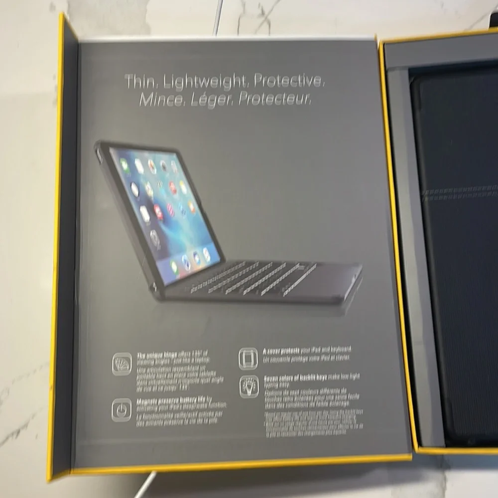 iPad Air/Pro Wireless Backlit Keyboard Case